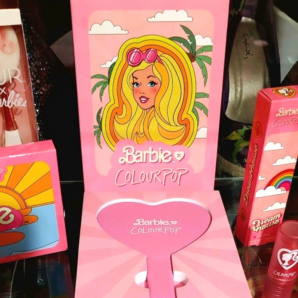 Malibu Barbie Hand Mirror - Picture 9 of 11